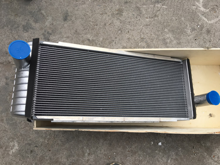 EC210全(quan)铝(lv)水箱
